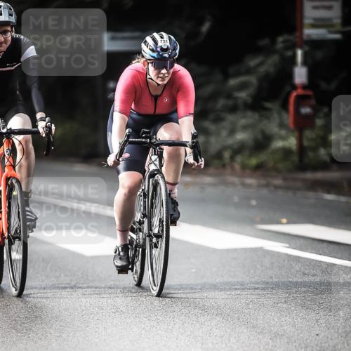 13.09.2026 - Stadtparktriathlon H.Heesch http://msf.ph/oto/10362800 13.09.2026 11:19:11 Radfahren 598, 706, 731, 769, 817 meine-sportfotos.de