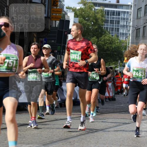 13.09.2026 - 21. swb-Marathon Bremen Strokosch-Dieckow http://msf.ph/oto/10362806 13.09.2026 13:34:34 Ziel 682, 911, 1364, 2355, 2464, 3068, 3162, 3214, 3632, 3636, 3984, 4112, 5147, 5265, 5489, 5768, 6090, 6350, 6405, 7113, 7696, 7897, 7988, 8870, 9094, 9100, 9402, 9453, 9905, 10058, 13118, 1210, 1395, 1967, 2525, 2561, 2831, 3052, 3058, 3353, 3380, 3388, 3765, 3842, 4537, 5378, 5694, 5760, 6128, 6168, 6244, 7443, 7833, 8182, 8453, 8493, 8552, 8683, 9038, 9788, 9820 meine-sportfotos.de