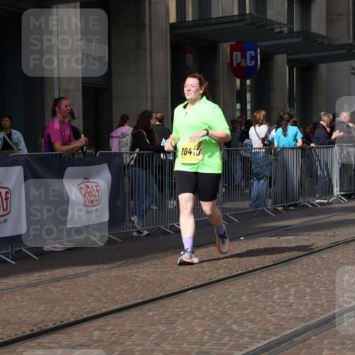 13.09.2026 - 21. swb-Marathon Bremen Strokosch-Dieckow http://msf.ph/oto/10362810 13.09.2026 11:23:45 Ziel 10292, 10413, 10970, 11266, 11663, 12340, 12440 meine-sportfotos.de