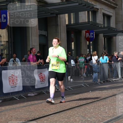 13.09.2026 - 21. swb-Marathon Bremen Strokosch-Dieckow http://msf.ph/oto/10362832 13.09.2026 11:23:46 Ziel 10292, 10413, 10970, 11266, 11663, 12340, 12440 meine-sportfotos.de