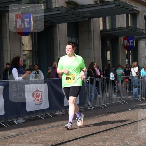 13.09.2026 - 21. swb-Marathon Bremen Strokosch-Dieckow http://msf.ph/oto/10362848 13.09.2026 11:23:46 Ziel 10292, 10413, 10970, 11266, 11663, 12340, 12440 meine-sportfotos.de
