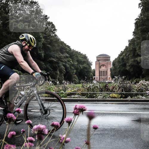 13.09.2026 - Stadtparktriathlon H.Heesch http://msf.ph/oto/10362859 13.09.2026 12:26:08 Radfahren 1043, 1096, 1115 meine-sportfotos.de