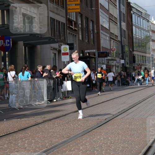 13.09.2026 - 21. swb-Marathon Bremen Strokosch-Dieckow http://msf.ph/oto/10362869 13.09.2026 11:23:47 Ziel 10292, 10413, 10970, 10292, 11266, 11663, 12440 meine-sportfotos.de