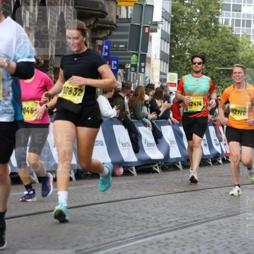 13.09.2026 - 21. swb-Marathon Bremen Strokosch-Dieckow http://msf.ph/oto/10362872 13.09.2026 10:58:57 Ziel 10878, 10879, 11030, 11189, 11228, 11384, 11488, 11743, 11955, 12180, 12237, 12320, 12499, 12505, 10383, 10415, 10427, 10477, 10668, 10843, 11034, 11602, 11913, 12015, 12118, 12127, 12131, 12200, 12271, 12297 meine-sportfotos.de