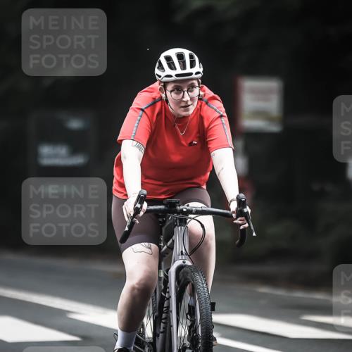 13.09.2026 - Stadtparktriathlon H.Heesch http://msf.ph/oto/10362874 13.09.2026 10:06:35 Radfahren 220, 234, 276, 283, 314 meine-sportfotos.de