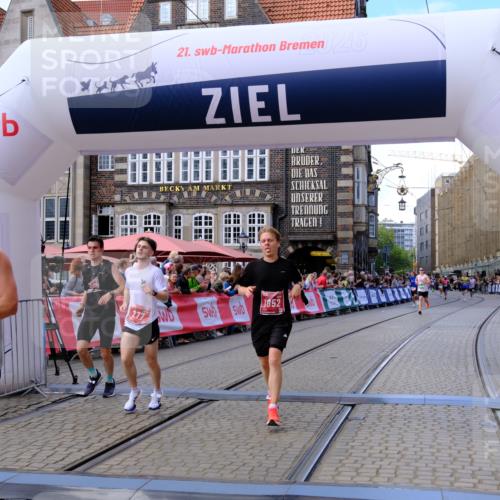 13.09.2026 - 21. swb-Marathon Bremen Tim E. http://msf.ph/oto/10362882 13.09.2026 13:00:28 Ziel 603, 671, 735, 912, 1571, 1758, 1911, 1930, 7015, 7170, 8689 meine-sportfotos.de