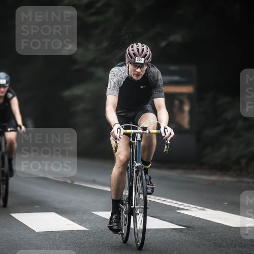 13.09.2026 - Stadtparktriathlon H.Heesch http://msf.ph/oto/10362904 13.09.2026 10:06:39 Radfahren 220, 234, 283, 314 meine-sportfotos.de
