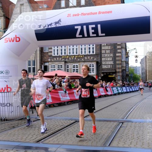 13.09.2026 - 21. swb-Marathon Bremen Tim E. http://msf.ph/oto/10362912 13.09.2026 13:00:28 Ziel 603, 671, 735, 912, 1571, 1758, 1911, 1930, 7015, 7170, 8689 meine-sportfotos.de