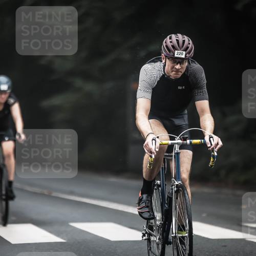13.09.2026 - Stadtparktriathlon H.Heesch http://msf.ph/oto/10362914 13.09.2026 10:06:39 Radfahren 220, 234, 283, 314 meine-sportfotos.de