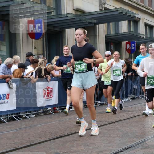 13.09.2026 - 21. swb-Marathon Bremen Strokosch-Dieckow http://msf.ph/oto/10362917 13.09.2026 13:36:42 Ziel 551, 813, 843, 950, 1285, 1641, 1849, 1854, 1991, 2241, 2275, 2531, 2930, 3122, 3541, 3635, 3732, 3787, 3874, 3894, 3909, 3998, 4261, 4335, 4410, 4448, 4932, 4947, 5236, 5355, 5447, 5547, 5577, 6046, 6056, 6269, 6408, 6431, 6629, 6961, 6966, 7006, 7046, 7398, 7445, 7640, 7937, 8034, 8268, 8443, 8458, 8498, 8685, 8839, 9140, 9310, 9317, 9331, 9415, 9589, 9840, 13077, 164, 372, 900, 1738, 1880, 1936, 2467, 2673, 2692, 2700, 2731, 2819, 2823, 3067, 3585, 3815, 4006, 4050 meine-sportfotos.de
