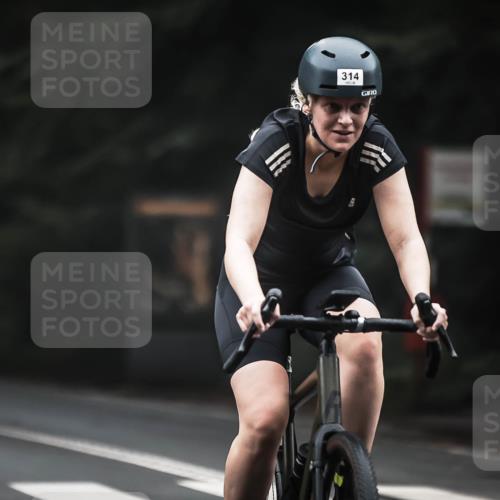 13.09.2026 - Stadtparktriathlon H.Heesch http://msf.ph/oto/10362930 13.09.2026 10:06:41 Radfahren 220, 283, 314 meine-sportfotos.de