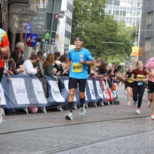 13.09.2026 - 21. swb-Marathon Bremen Strokosch-Dieckow http://msf.ph/oto/10362934 13.09.2026 10:59:00 Ziel 10485, 10832, 10878, 10879, 10948, 11030, 11189, 11228, 11384, 11488, 11743, 11955, 12180, 12237, 12320, 12499, 12505, 10415, 10427, 10668, 11086, 11125, 11301, 11302, 11913, 12015, 12118, 12200, 12297, 12541 meine-sportfotos.de