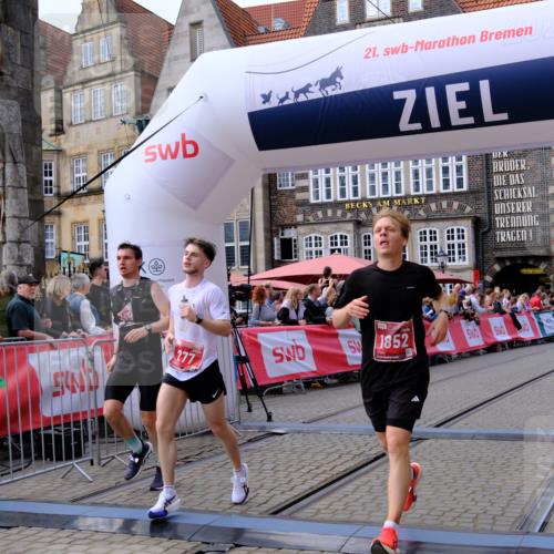 13.09.2026 - 21. swb-Marathon Bremen Tim E. http://msf.ph/oto/10362940 13.09.2026 13:00:29 Ziel 603, 671, 735, 912, 1571, 1758, 1911, 1930, 7015, 7170, 8689 meine-sportfotos.de