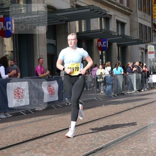 13.09.2026 - 21. swb-Marathon Bremen Strokosch-Dieckow http://msf.ph/oto/10362959 13.09.2026 11:23:50 Ziel 10413, 10970, 11712, 10292, 12440 meine-sportfotos.de