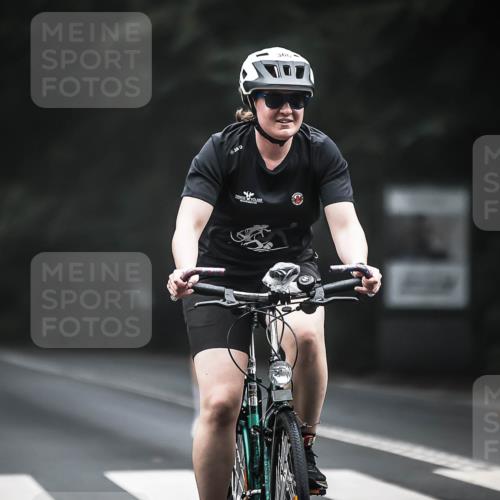 13.09.2026 - Stadtparktriathlon H.Heesch http://msf.ph/oto/10362983 13.09.2026 10:06:57 Radfahren 217, 285, 290, 306, 328 meine-sportfotos.de