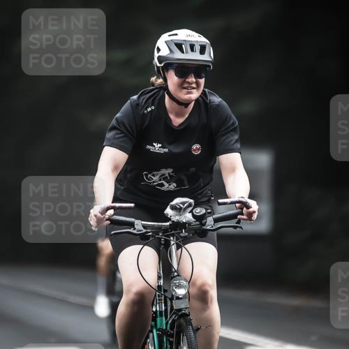 13.09.2026 - Stadtparktriathlon H.Heesch http://msf.ph/oto/10362990 13.09.2026 10:06:57 Radfahren 217, 285, 290, 306, 328 meine-sportfotos.de
