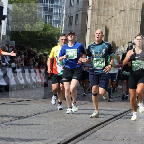 13.09.2026 - 21. swb-Marathon Bremen Strokosch-Dieckow http://msf.ph/oto/10362994 13.09.2026 13:34:36 Ziel 682, 911, 1307, 1364, 2355, 2464, 3068, 3162, 3214, 3632, 3636, 3984, 4112, 5147, 5265, 5489, 5768, 5852, 6090, 6350, 6405, 7113, 7696, 7746, 7897, 7988, 8870, 9094, 9100, 9402, 9453, 9802, 9905, 10058, 13112, 13118, 1210, 1395, 1967, 2525, 2561, 2831, 3052, 3058, 3181, 3353, 3380, 3388, 3765, 3842, 5378, 5415, 5684, 5694, 5760, 6128, 6168, 6244, 7443, 7462, 7833, 8155, 8182, 8493, 8552, 8683, 9038, 9788, 9820, 13180 meine-sportfotos.de