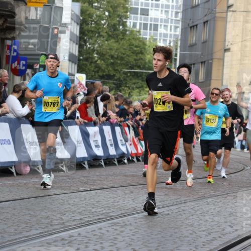 13.09.2026 - 21. swb-Marathon Bremen Strokosch-Dieckow http://msf.ph/oto/10362997 13.09.2026 10:59:01 Ziel 10485, 10832, 10878, 10879, 10948, 11030, 11189, 11228, 11488, 11743, 11955, 12180, 12237, 12320, 12499, 12505, 10415, 10427, 10492, 10668, 11086, 11125, 11301, 11302, 11913, 12118, 12200, 12297, 12541 meine-sportfotos.de