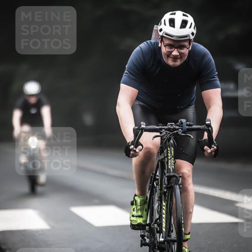 13.09.2026 - Stadtparktriathlon H.Heesch http://msf.ph/oto/10363043 13.09.2026 10:07:03 Radfahren 217, 284, 304, 328, 339 meine-sportfotos.de