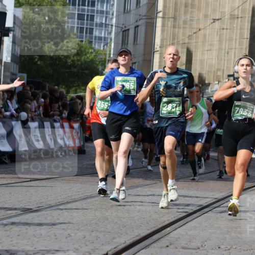 13.09.2026 - 21. swb-Marathon Bremen Strokosch-Dieckow http://msf.ph/oto/10363051 13.09.2026 13:34:36 Ziel 682, 911, 1307, 1364, 2355, 2464, 3068, 3162, 3214, 3632, 3636, 3984, 4112, 5147, 5265, 5489, 5768, 5852, 6090, 6350, 6405, 7113, 7696, 7746, 7897, 7988, 8870, 9094, 9100, 9402, 9453, 9802, 9905, 10058, 13112, 13118, 1210, 1395, 1967, 2525, 2561, 2831, 3052, 3058, 3181, 3353, 3380, 3388, 3765, 3842, 5378, 5415, 5684, 5694, 5760, 6128, 6168, 6244, 7443, 7462, 7833, 8155, 8182, 8493, 8552, 8683, 9038, 9788, 9820, 13180 meine-sportfotos.de