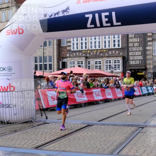 13.09.2026 - 21. swb-Marathon Bremen Tim E. http://msf.ph/oto/10363062 13.09.2026 13:00:39 Ziel 671, 912, 1550, 1754, 2683, 5776, 7015, 8689 meine-sportfotos.de