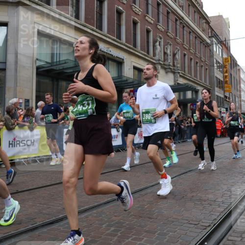 13.09.2026 - 21. swb-Marathon Bremen Strokosch-Dieckow http://msf.ph/oto/10363065 13.09.2026 13:36:45 Ziel 551, 843, 950, 1285, 1641, 1849, 1854, 1991, 2241, 2275, 2531, 2930, 3122, 3333, 3541, 3732, 3787, 3874, 3894, 3909, 3998, 4261, 4410, 4448, 4932, 4947, 5236, 5355, 5547, 5577, 6046, 6056, 6269, 6408, 6431, 6629, 6947, 6961, 6966, 7006, 7046, 7398, 7445, 7937, 8034, 8268, 8443, 8458, 8498, 8839, 9140, 9310, 9317, 9331, 9415, 9589, 9701, 9840, 13077, 164, 372, 813, 843, 900, 1738, 1880, 1936, 2467, 2673, 2692, 2700, 2731, 2819, 2823, 3067, 3585, 3635, 3815, 3998, 4006, 4050 meine-sportfotos.de
