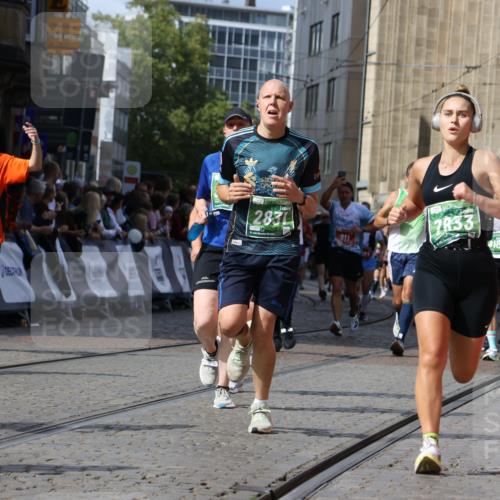 13.09.2026 - 21. swb-Marathon Bremen Strokosch-Dieckow http://msf.ph/oto/10363079 13.09.2026 13:34:37 Ziel 682, 911, 1307, 1364, 2355, 2464, 3068, 3162, 3214, 3632, 3636, 3984, 4112, 5147, 5265, 5489, 5566, 5768, 5852, 6090, 6255, 6350, 6405, 7113, 7696, 7746, 7897, 7988, 8870, 9094, 9100, 9402, 9453, 9802, 9905, 10058, 13112, 13118, 1210, 1967, 2525, 2561, 2831, 3181, 3353, 3380, 3765, 3842, 5378, 5415, 5684, 5694, 6128, 6168, 6244, 7443, 7462, 8155, 8182, 8493, 8552, 8683, 9038, 9788, 9820, 13180 meine-sportfotos.de