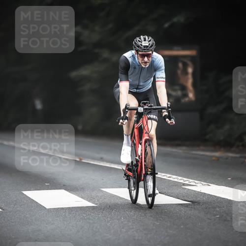 13.09.2026 - Stadtparktriathlon H.Heesch http://msf.ph/oto/10363087 13.09.2026 10:07:08 Radfahren 217, 284, 304, 339 meine-sportfotos.de