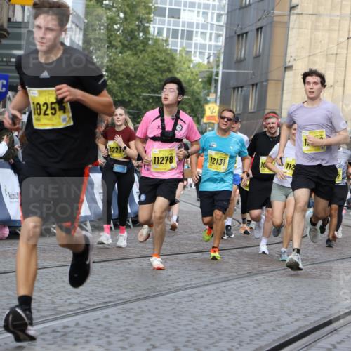 13.09.2026 - 21. swb-Marathon Bremen Strokosch-Dieckow http://msf.ph/oto/10363103 13.09.2026 10:59:02 Ziel 10254, 10485, 10794, 10832, 10878, 10879, 10948, 11030, 11189, 11228, 11488, 11743, 11955, 12176, 12237, 12320, 12499, 12505, 10415, 10492, 10668, 11086, 11125, 11301, 11302, 11500, 11913, 12118, 12200, 12297, 12541 meine-sportfotos.de