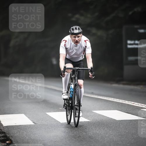 13.09.2026 - Stadtparktriathlon H.Heesch http://msf.ph/oto/10363110 13.09.2026 10:07:18 Radfahren 293 meine-sportfotos.de