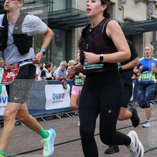 13.09.2026 - 21. swb-Marathon Bremen Strokosch-Dieckow http://msf.ph/oto/10363120 13.09.2026 13:36:45 Ziel 551, 843, 950, 1285, 1641, 1849, 1854, 1991, 2241, 2275, 2531, 2930, 3122, 3333, 3541, 3732, 3787, 3874, 3894, 3909, 3998, 4261, 4410, 4448, 4932, 4947, 5236, 5355, 5547, 5577, 6046, 6056, 6269, 6408, 6431, 6629, 6947, 6961, 6966, 7006, 7046, 7398, 7445, 7937, 8034, 8268, 8443, 8458, 8498, 8839, 9140, 9310, 9317, 9331, 9415, 9589, 9701, 9840, 13077, 164, 372, 813, 843, 900, 1738, 1880, 1936, 2467, 2673, 2692, 2700, 2731, 2819, 2823, 3067, 3585, 3635, 3815, 3998, 4006, 4050 meine-sportfotos.de