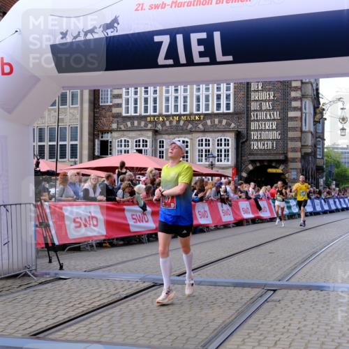 13.09.2026 - 21. swb-Marathon Bremen Tim E. http://msf.ph/oto/10363121 13.09.2026 13:00:40 Ziel 671, 912, 1550, 1754, 2683, 5776, 7015, 8689 meine-sportfotos.de