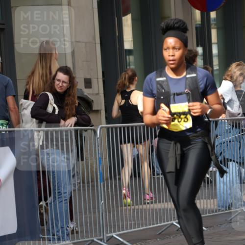 13.09.2026 - 21. swb-Marathon Bremen Strokosch-Dieckow http://msf.ph/oto/10363129 13.09.2026 11:25:03 Ziel 10533 meine-sportfotos.de