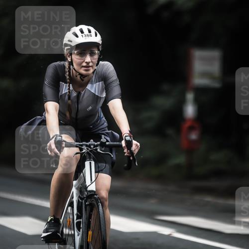 13.09.2026 - Stadtparktriathlon H.Heesch http://msf.ph/oto/10363140 13.09.2026 13:10:25 Radfahren 1204, 1229, 1255, 1262, 1326, 1375, 1388, 1405, 1417 meine-sportfotos.de