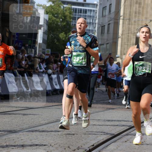 13.09.2026 - 21. swb-Marathon Bremen Strokosch-Dieckow http://msf.ph/oto/10363159 13.09.2026 13:34:37 Ziel 682, 911, 1307, 1364, 2355, 2464, 3068, 3162, 3214, 3632, 3636, 3984, 4112, 5147, 5265, 5489, 5566, 5768, 5852, 6090, 6255, 6350, 6405, 7113, 7696, 7746, 7897, 7988, 8870, 9094, 9100, 9402, 9453, 9802, 9905, 10058, 13112, 13118, 1210, 1967, 2525, 2561, 2831, 3181, 3353, 3380, 3765, 3842, 5378, 5415, 5684, 5694, 6128, 6168, 6244, 7443, 7462, 8155, 8182, 8493, 8552, 8683, 9038, 9788, 9820, 13180 meine-sportfotos.de