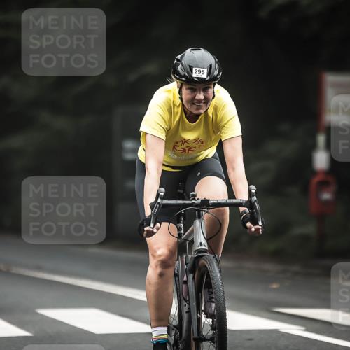 13.09.2026 - Stadtparktriathlon H.Heesch http://msf.ph/oto/10363190 13.09.2026 10:07:31 Radfahren 219, 295 meine-sportfotos.de