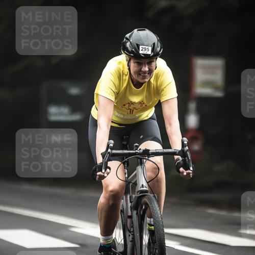 13.09.2026 - Stadtparktriathlon H.Heesch http://msf.ph/oto/10363196 13.09.2026 10:07:31 Radfahren 219, 295 meine-sportfotos.de