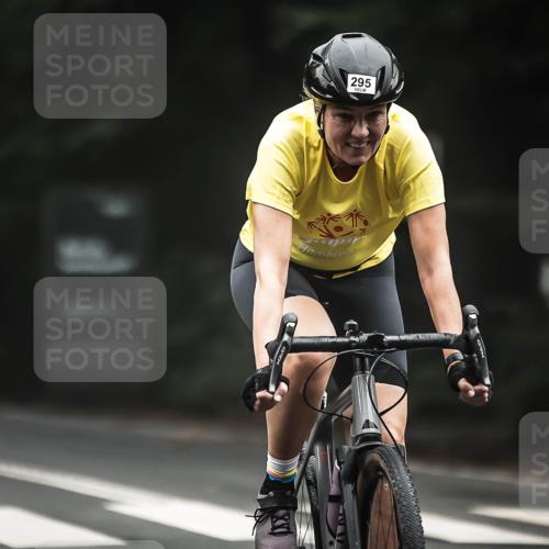 13.09.2026 - Stadtparktriathlon H.Heesch http://msf.ph/oto/10363200 13.09.2026 10:07:32 Radfahren 219, 295 meine-sportfotos.de