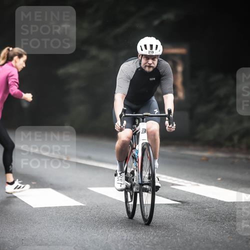13.09.2026 - Stadtparktriathlon H.Heesch http://msf.ph/oto/10363204 13.09.2026 10:07:37 Radfahren 219, 295 meine-sportfotos.de