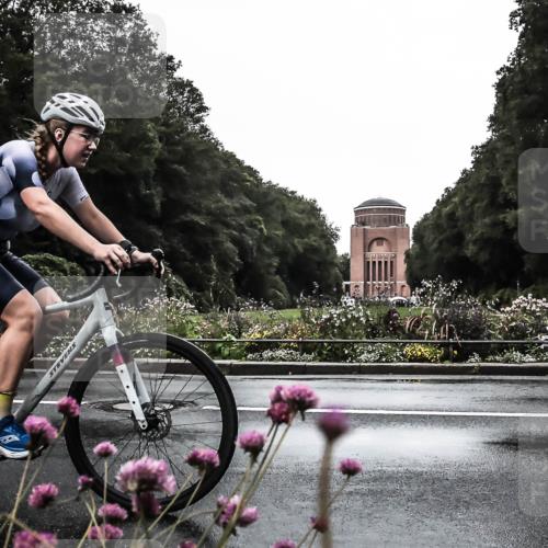 13.09.2026 - Stadtparktriathlon H.Heesch http://msf.ph/oto/10363206 13.09.2026 12:27:52 Radfahren 986, 1061, 1090, 1148 meine-sportfotos.de