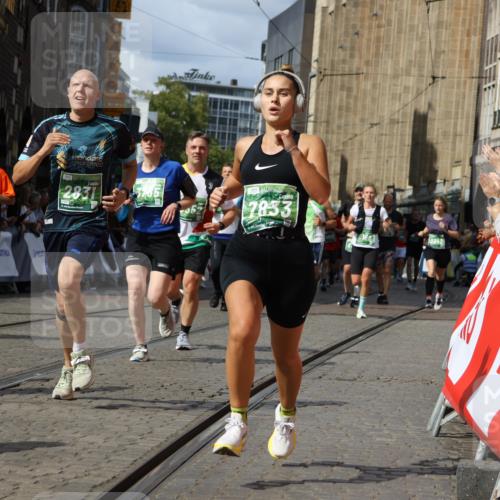 13.09.2026 - 21. swb-Marathon Bremen Strokosch-Dieckow http://msf.ph/oto/10363215 13.09.2026 13:34:38 Ziel 682, 911, 1307, 1364, 2215, 2355, 2464, 3029, 3068, 3162, 3214, 3632, 3636, 3890, 4112, 4616, 5147, 5265, 5489, 5566, 5768, 5852, 6255, 6350, 6405, 7113, 7696, 7746, 7897, 8870, 9094, 9100, 9402, 9453, 9802, 9905, 10058, 13112, 1210, 1967, 2525, 2561, 2755, 3181, 3353, 3380, 3765, 3842, 5378, 5415, 5684, 6085, 6128, 6168, 6244, 7443, 7462, 8155, 8182, 8493, 8552, 8683, 9038, 9788, 9820, 13180 meine-sportfotos.de