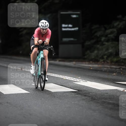 13.09.2026 - Stadtparktriathlon H.Heesch http://msf.ph/oto/10363217 13.09.2026 13:10:38 Radfahren 1193, 1363, 1380, 1389, 1393, 1411 meine-sportfotos.de