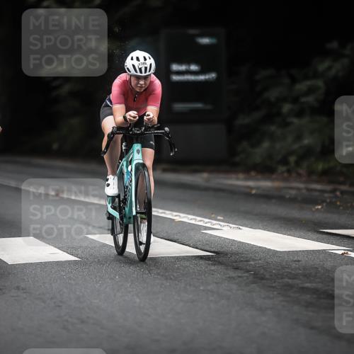 13.09.2026 - Stadtparktriathlon H.Heesch http://msf.ph/oto/10363223 13.09.2026 13:10:38 Radfahren 1193, 1363, 1380, 1389, 1393, 1411 meine-sportfotos.de