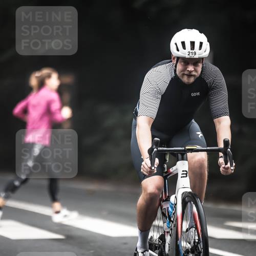 13.09.2026 - Stadtparktriathlon H.Heesch http://msf.ph/oto/10363231 13.09.2026 10:07:37 Radfahren 219, 295 meine-sportfotos.de