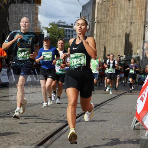 13.09.2026 - 21. swb-Marathon Bremen Strokosch-Dieckow http://msf.ph/oto/10363251 13.09.2026 13:34:38 Ziel 682, 911, 1307, 1364, 2215, 2355, 2464, 3029, 3068, 3162, 3214, 3632, 3636, 3890, 4112, 4616, 5147, 5265, 5489, 5566, 5768, 5852, 6255, 6350, 6405, 7113, 7696, 7746, 7897, 8870, 9094, 9100, 9402, 9453, 9802, 9905, 10058, 13112, 1210, 1967, 2525, 2561, 2755, 3181, 3353, 3380, 3765, 3842, 5378, 5415, 5684, 6085, 6128, 6168, 6244, 7443, 7462, 8155, 8182, 8493, 8552, 8683, 9038, 9788, 9820, 13180 meine-sportfotos.de