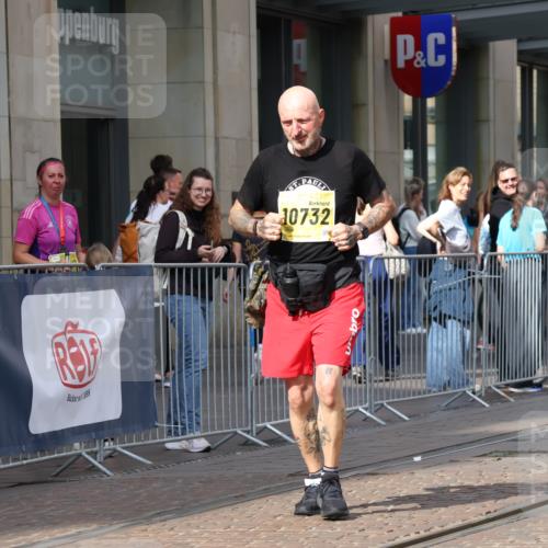 13.09.2026 - 21. swb-Marathon Bremen Strokosch-Dieckow http://msf.ph/oto/10363336 13.09.2026 11:25:13 Ziel 10533, 10732, 12471, 10533 meine-sportfotos.de