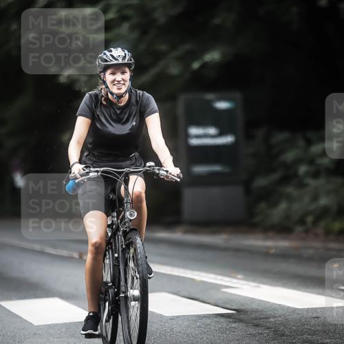 13.09.2026 - Stadtparktriathlon H.Heesch http://msf.ph/oto/10363353 13.09.2026 13:11:10 Radfahren 1216, 1384, 1404 meine-sportfotos.de