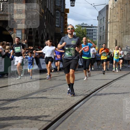 13.09.2026 - 21. swb-Marathon Bremen Strokosch-Dieckow http://msf.ph/oto/10363359 13.09.2026 13:34:57 Ziel 784, 809, 1395, 1871, 1967, 2215, 2831, 3029, 3052, 3058, 3318, 3380, 3388, 3409, 3765, 3842, 3890, 4537, 4616, 5378, 5488, 5566, 5694, 5760, 6128, 6168, 6244, 6255, 7168, 7833, 7962, 8182, 8381, 8453, 8493, 8552, 8683, 9751, 9788, 536, 2366, 2430, 2492, 3063, 4487, 5125, 5647, 6391, 6403, 6750, 7123, 7405, 7657, 7750, 7998, 8328, 9017, 9216, 13017, 13018, 13051, 13060 meine-sportfotos.de