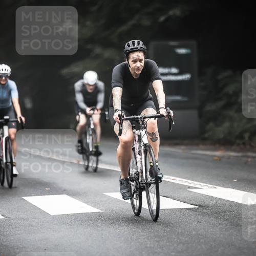13.09.2026 - Stadtparktriathlon H.Heesch http://msf.ph/oto/10363369 13.09.2026 10:08:13 Radfahren 232, 248, 287, 292, 338 meine-sportfotos.de