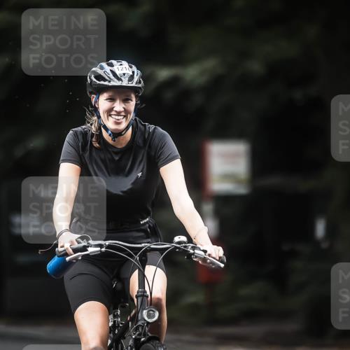 13.09.2026 - Stadtparktriathlon H.Heesch http://msf.ph/oto/10363387 13.09.2026 13:11:11 Radfahren 1216, 1384, 1404 meine-sportfotos.de